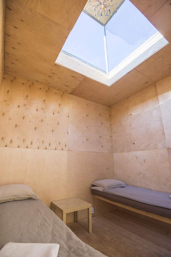 خانه ی با یک لوستر نمای داخلی