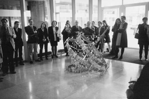 لوستر فرو افتاده زوریخ