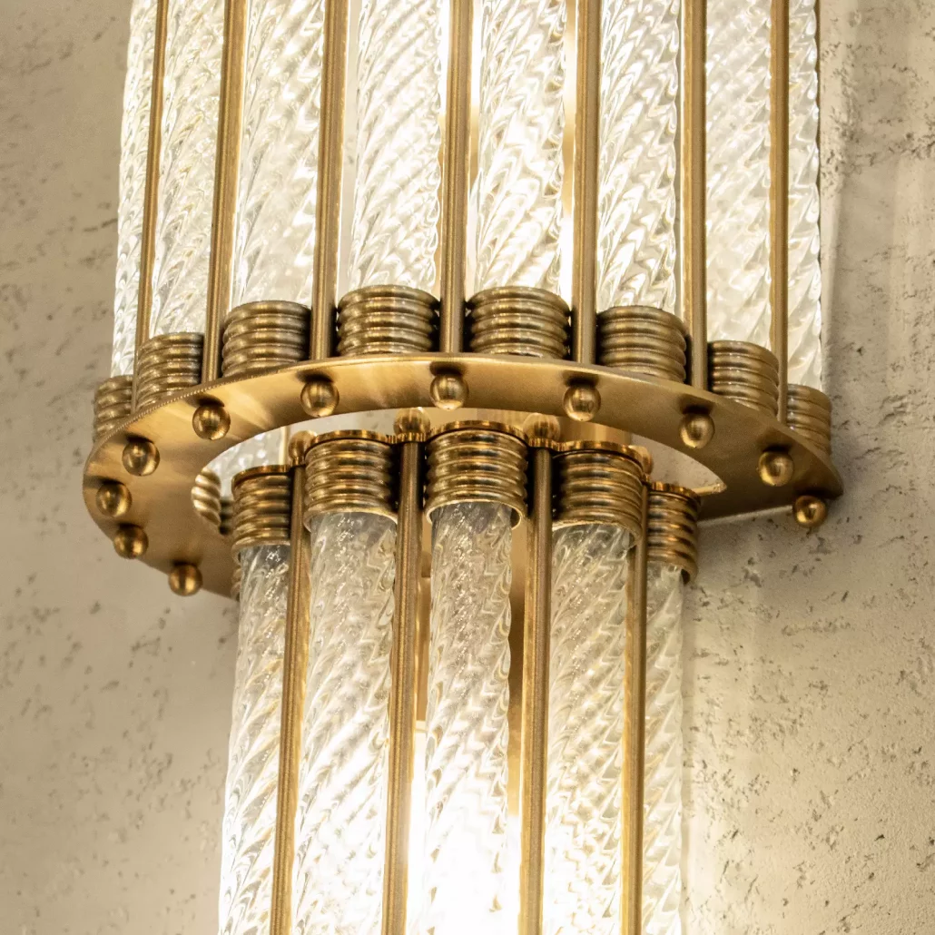 بخش های مختلف چراغ دیواری سه طبقه