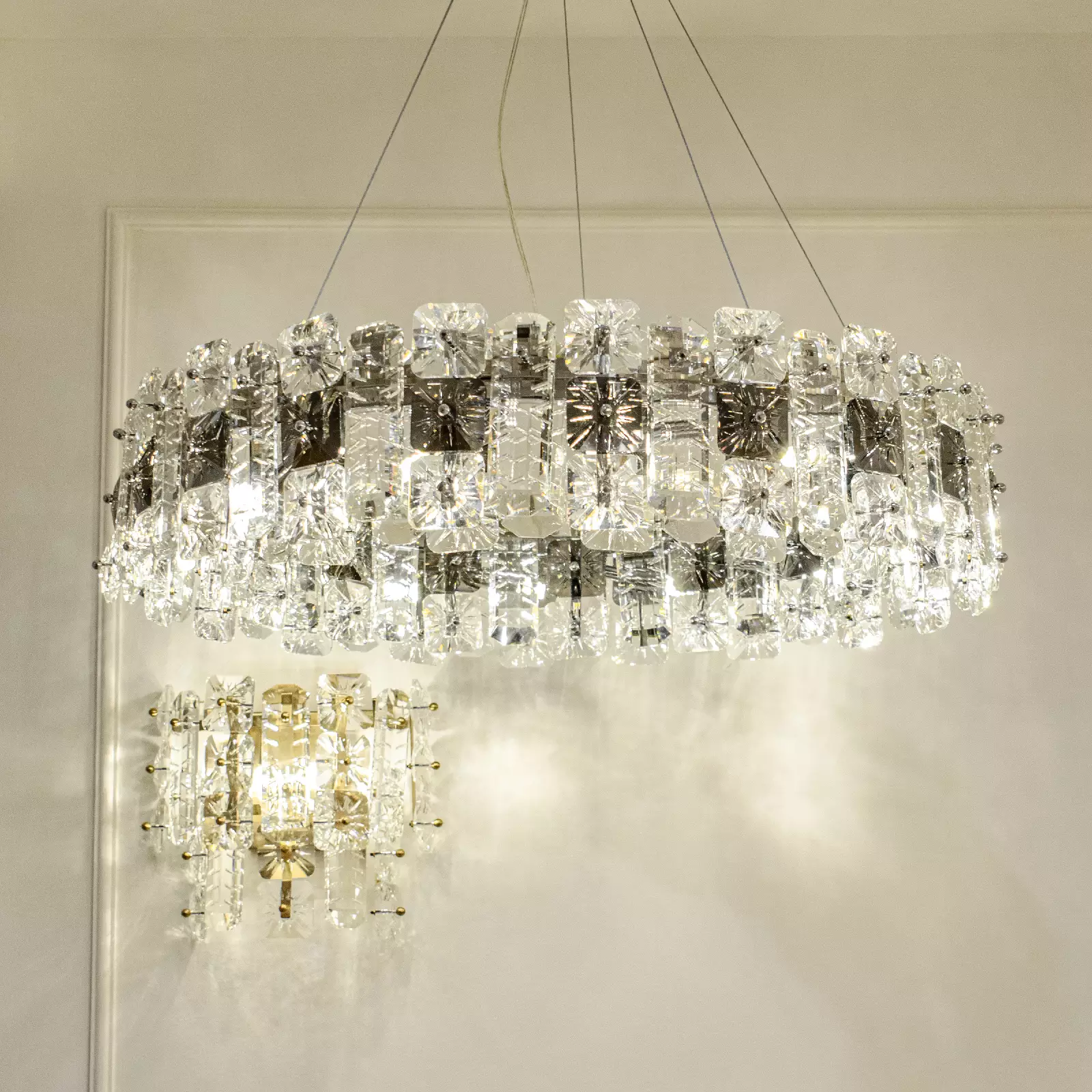 لوستر-گرد-کریستالی-روناک-80 لوستر گرد کریستالی روناک 80 و دیواری