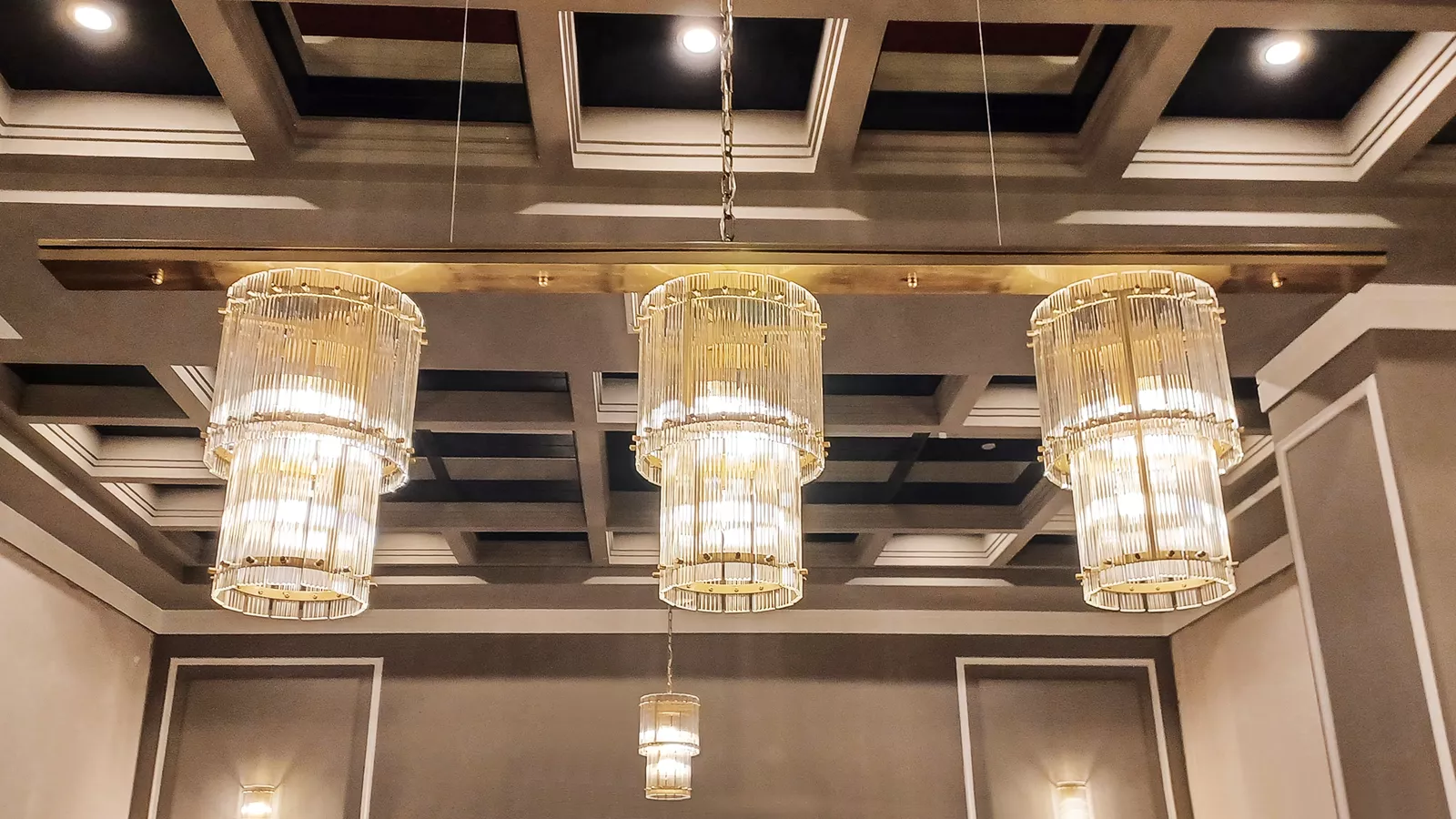 تامین لوستر برج الیزه