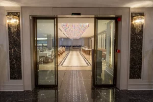 نامین لوستر هتلی هتل اترک