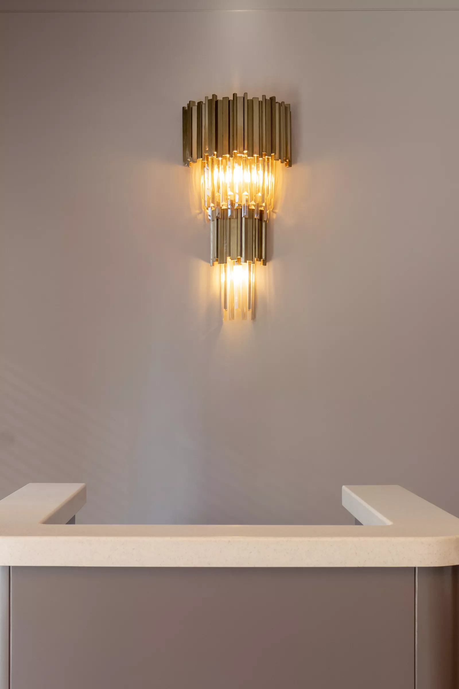 لوستر دیواری هتلی آیرون