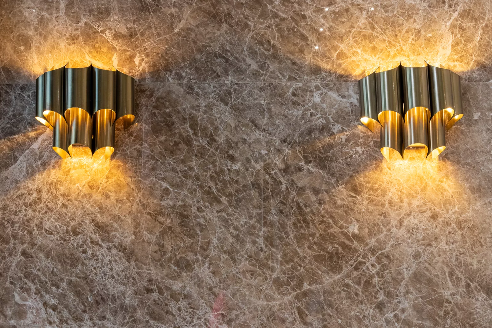 دیواری دکوراتیو فلزی