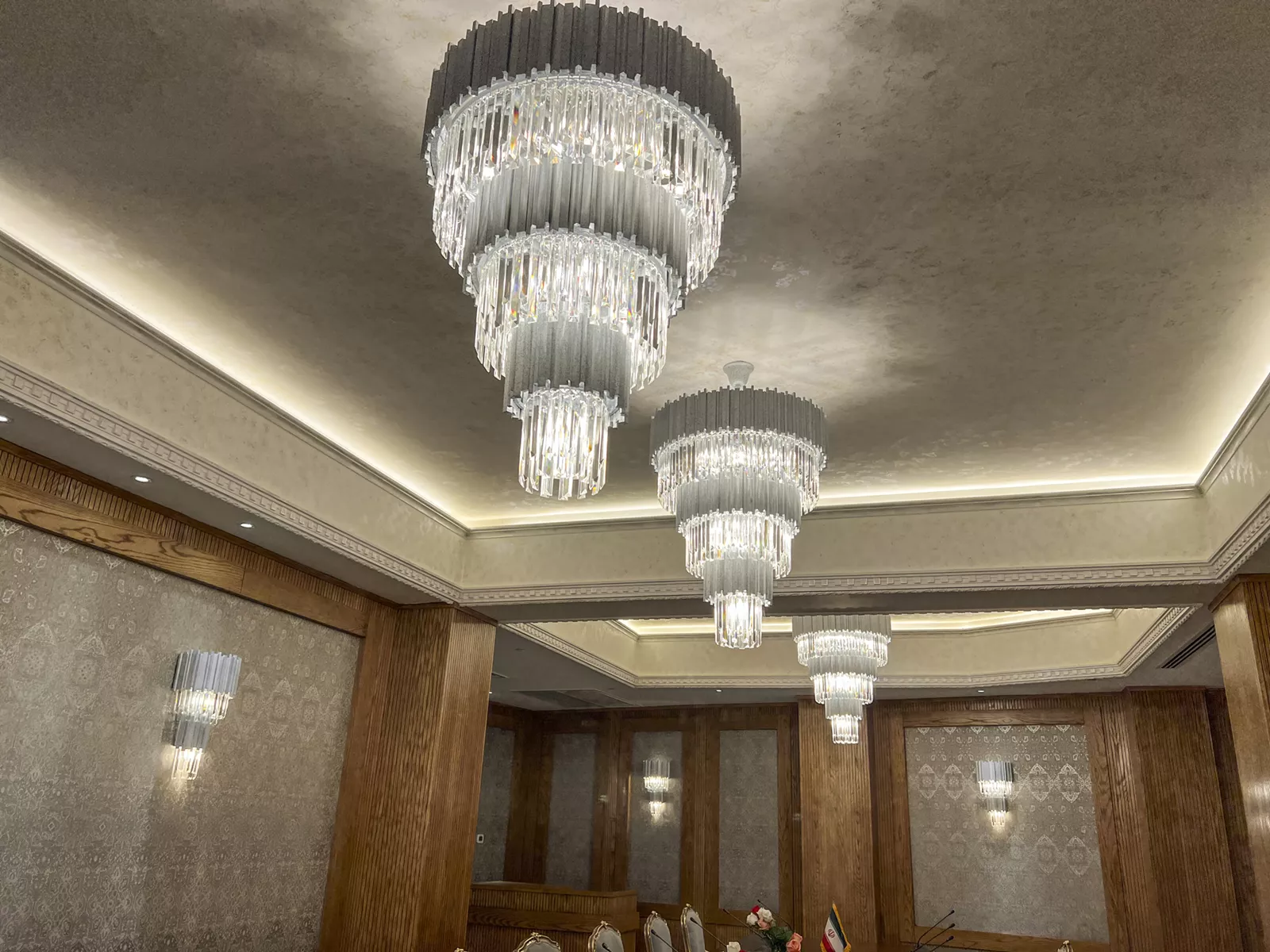 لوستر هتل ارغوان