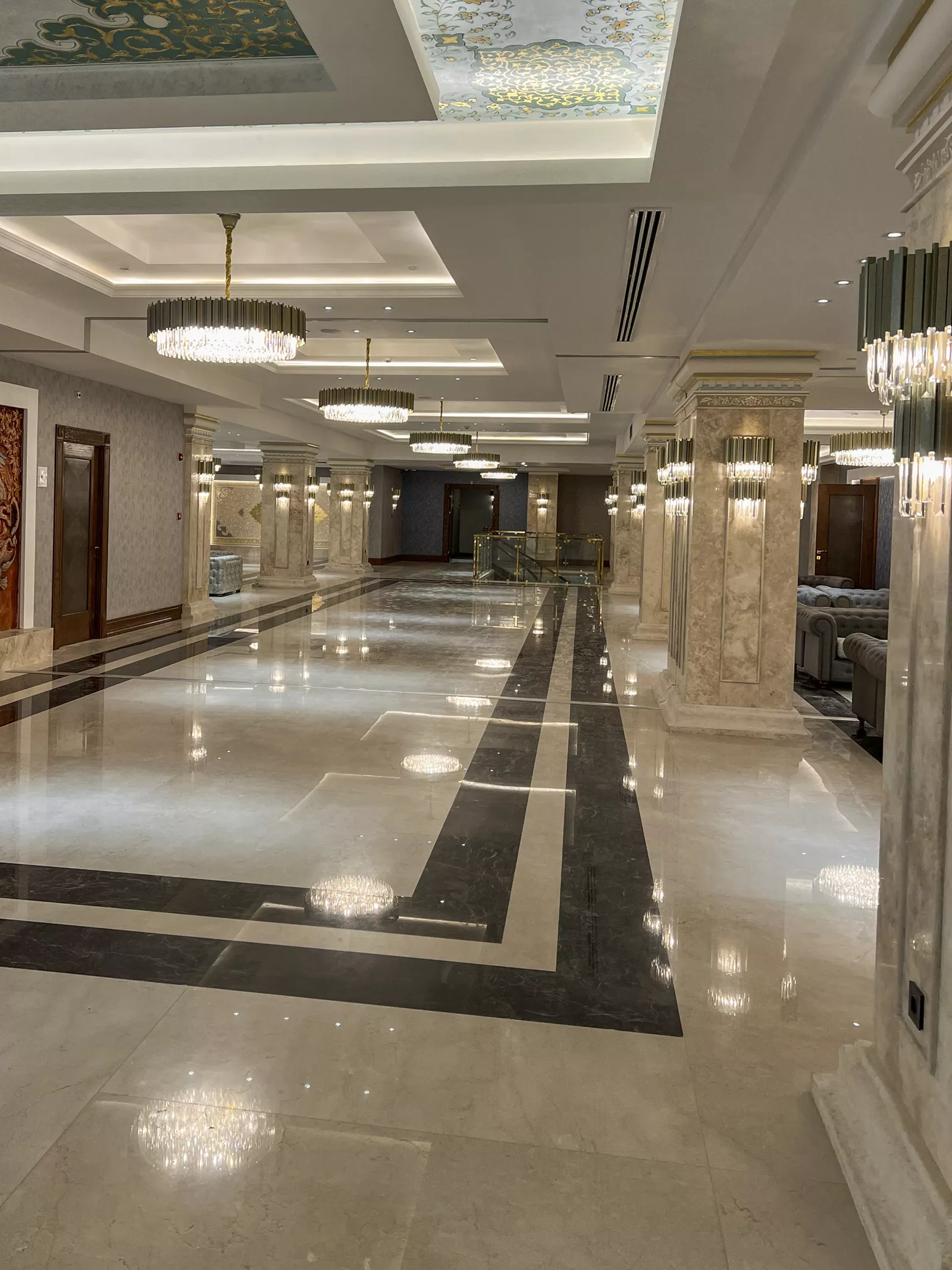 لوستر راهرو هتل