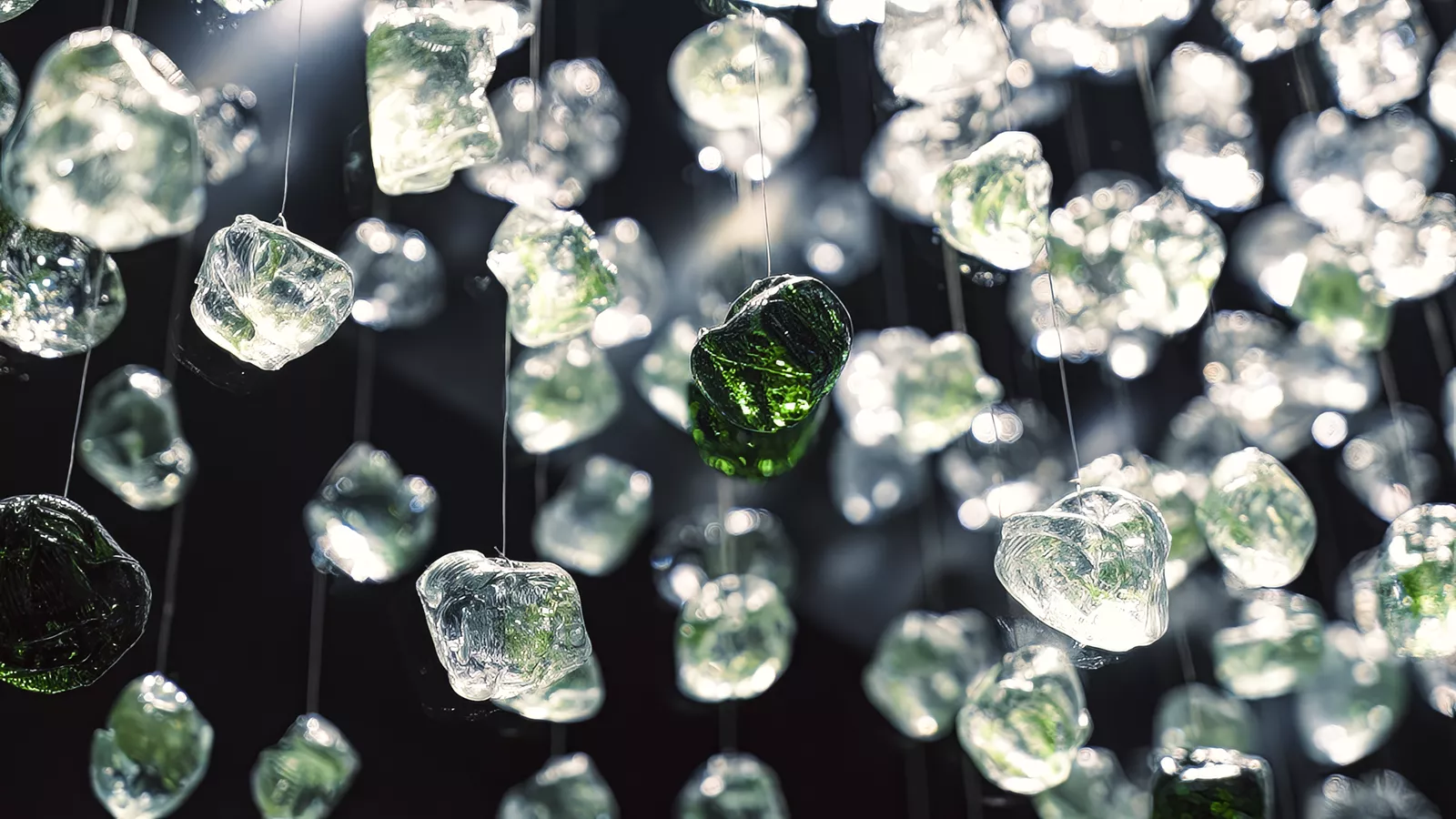 کریستال سنگ سبز رنگ